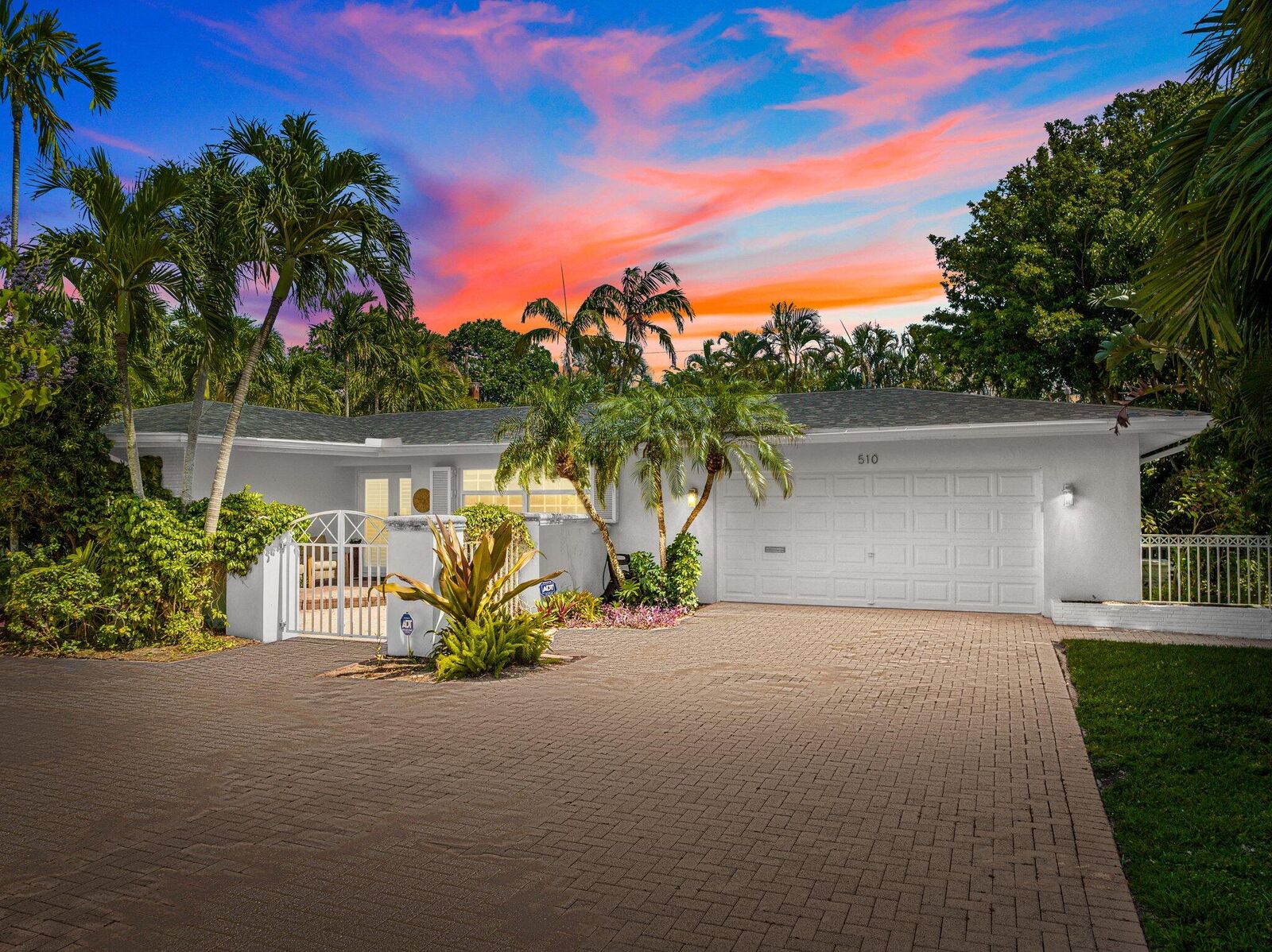 Property Photo: 510 Gardenia Terrace FL 33444
