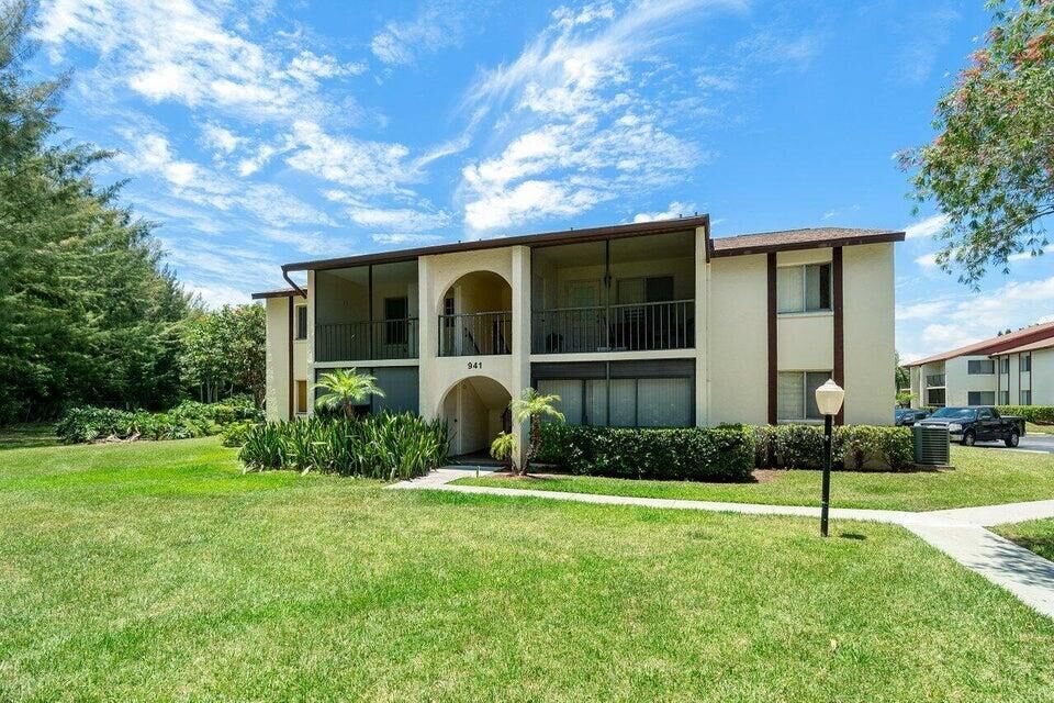 Property Photo:  4815 Sable Pine Circle C2  FL 33417 