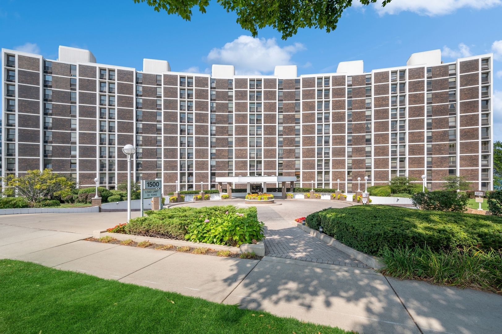 Property Photo:  1500 Sheridan Road 5F  IL 60091 