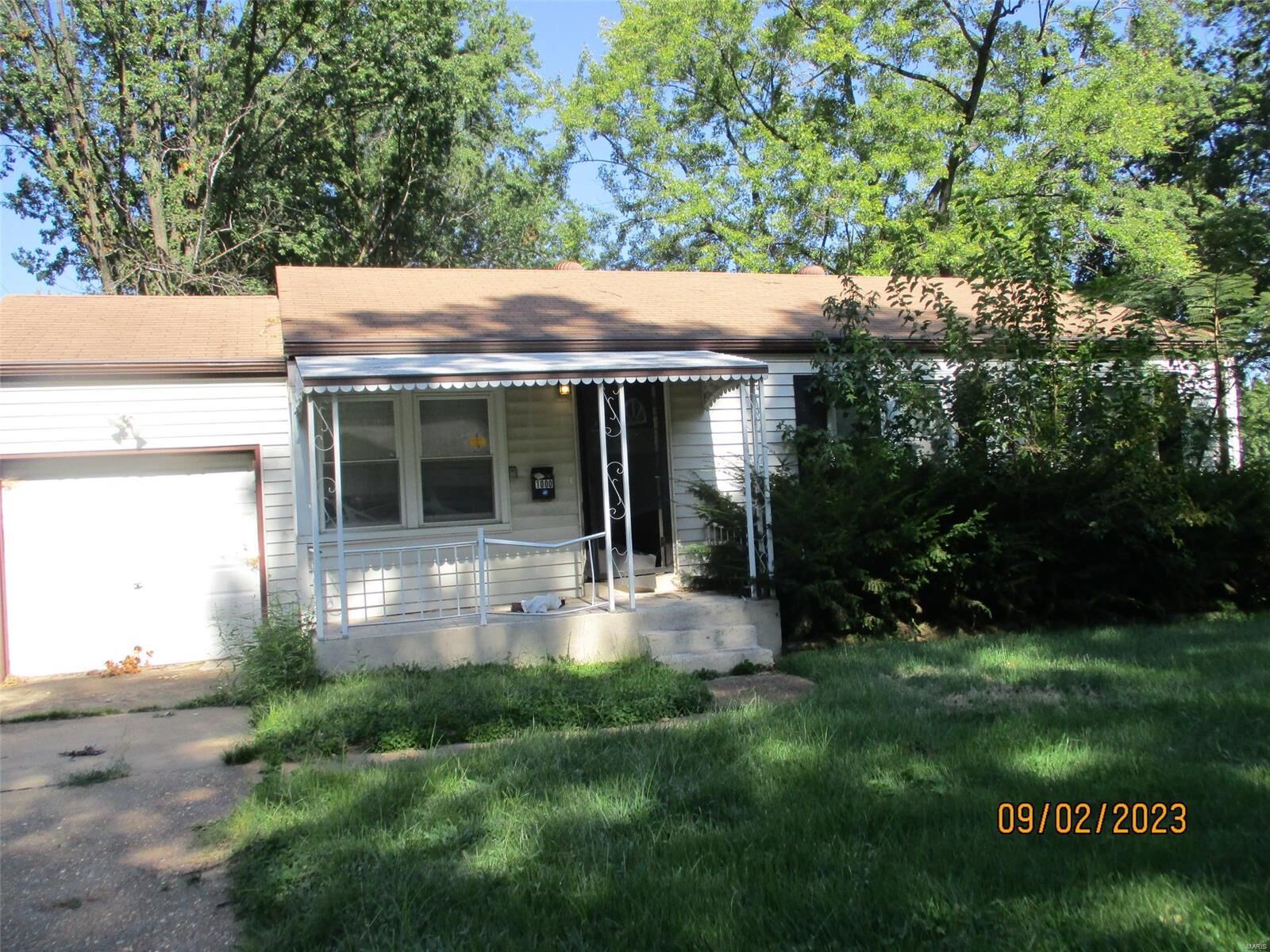 Property Photo: 1000 Avant Drive MO 63137