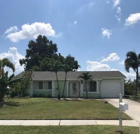Property Photo: 698 SW Bridgeport Drive FL 34953