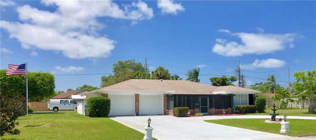 Property Photo: 6373 SE Lockerby Place SE FL 33455