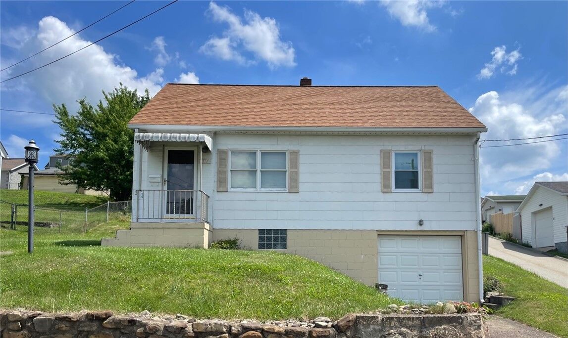 Property Photo: 176 Carnation St PA 15401