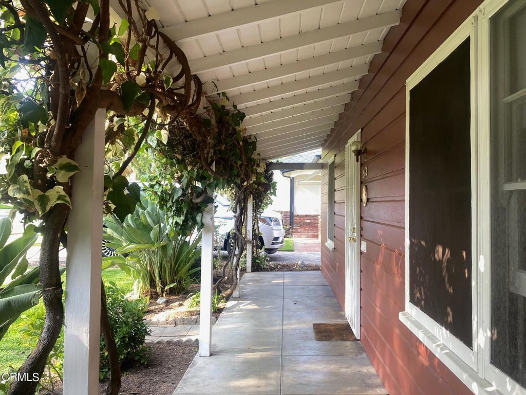 Property Photo: 566 N Daisy Avenue CA