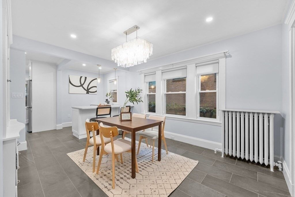 Property Photo:  427-429 S Huntington Ave 1  MA 02130 