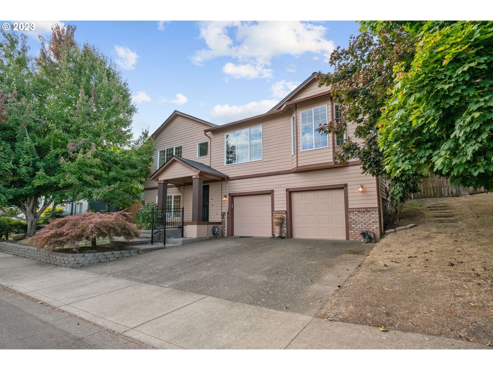 Property Photo: 1347 Horizon Ridge Ct OR 97303