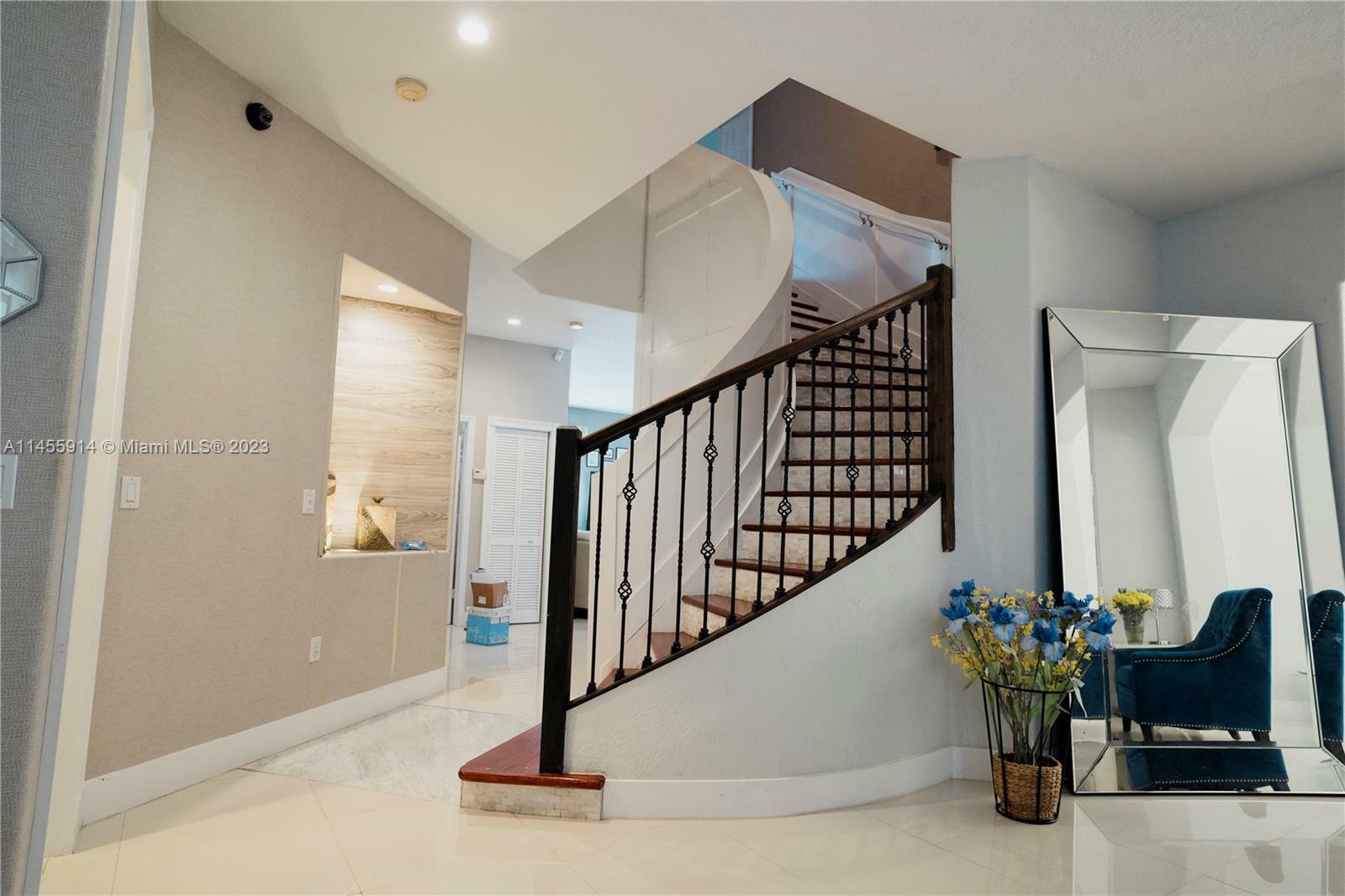 Property Photo: 1024 SW 159th Ln FL 33027