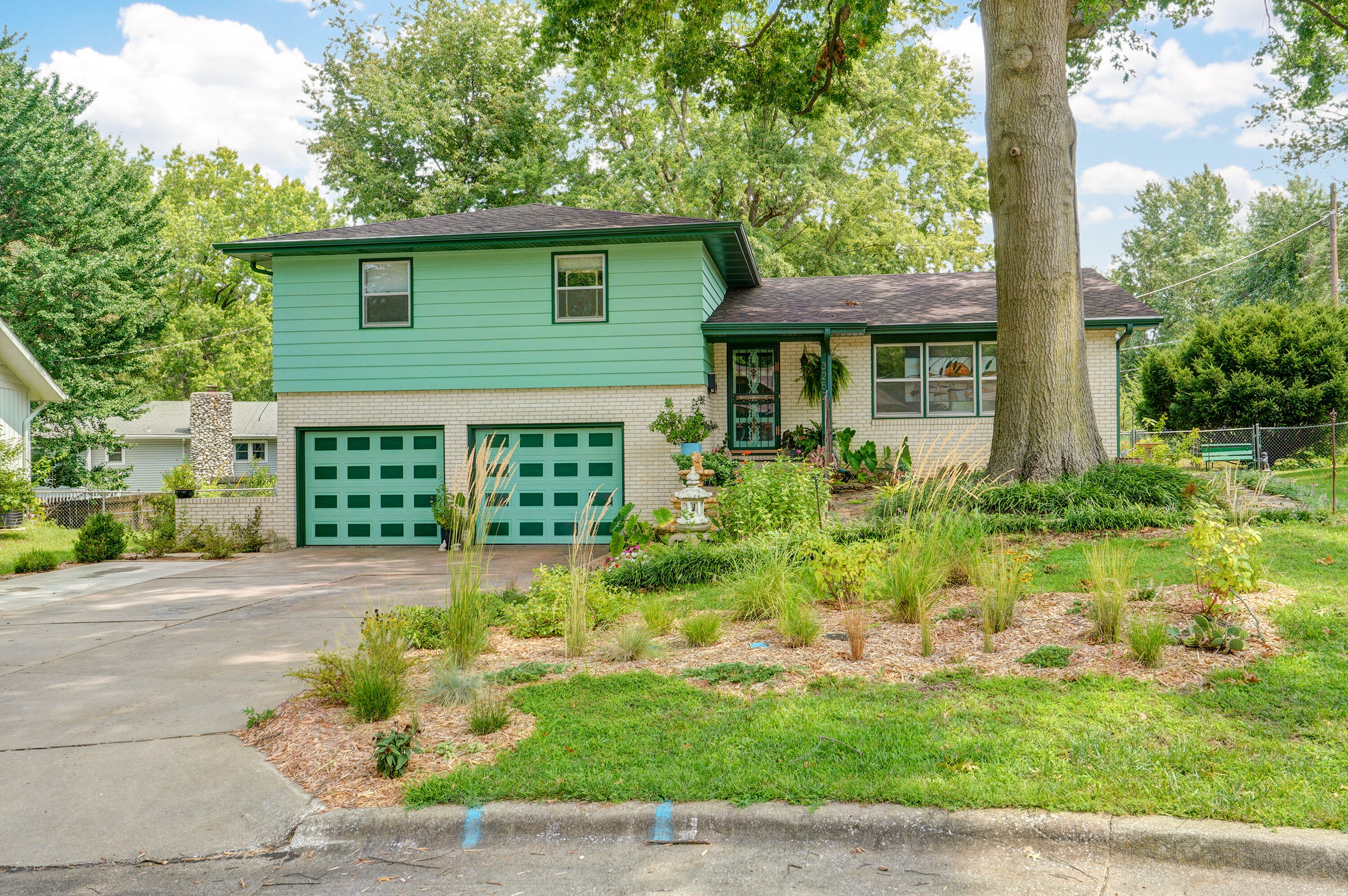 Property Photo: 3252 S Bellhurst Court MO 65804