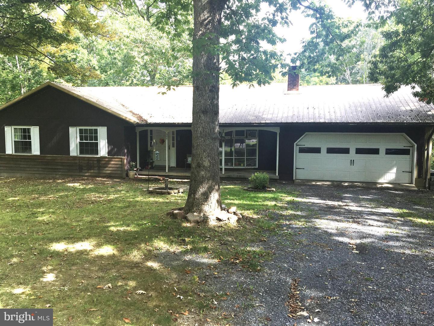 Property Photo: 304 Oakview Road PA 15522