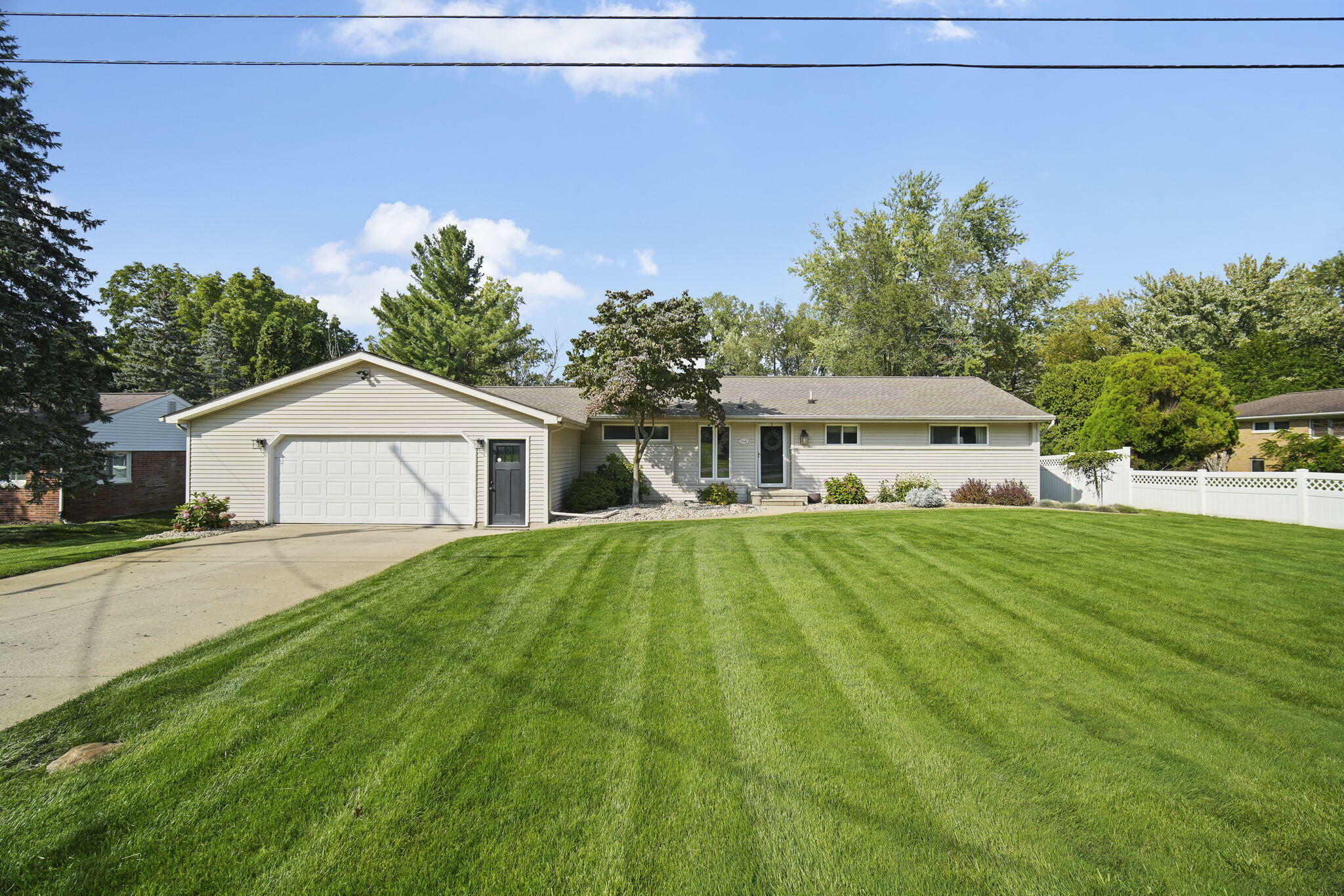 Property Photo:  2326 Smalley Street  MI 49203 