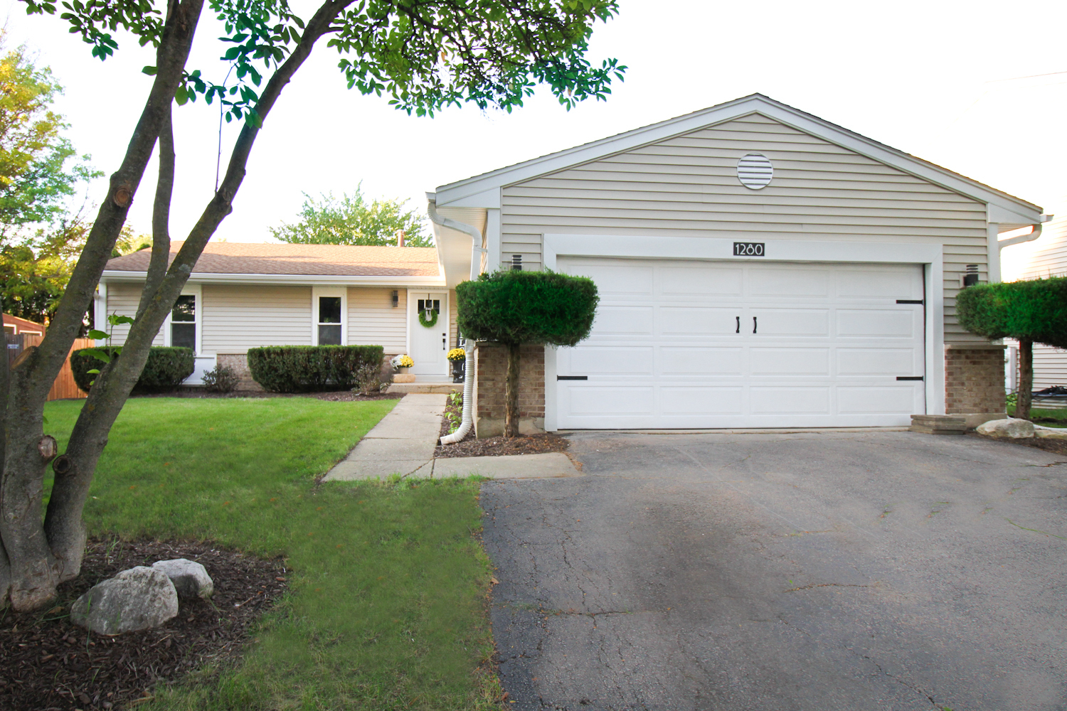 Property Photo: 1280 Coventry Court IL 60172