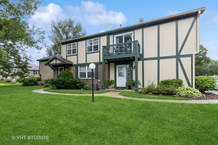 401 Briarwood Court 401  Vernon Hills IL 60061 photo
