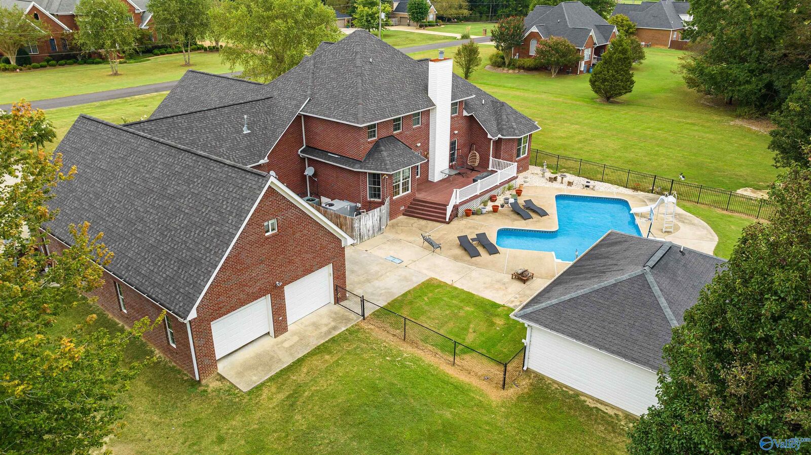 Property Photo: 4395 Skyview Drive AL 35907