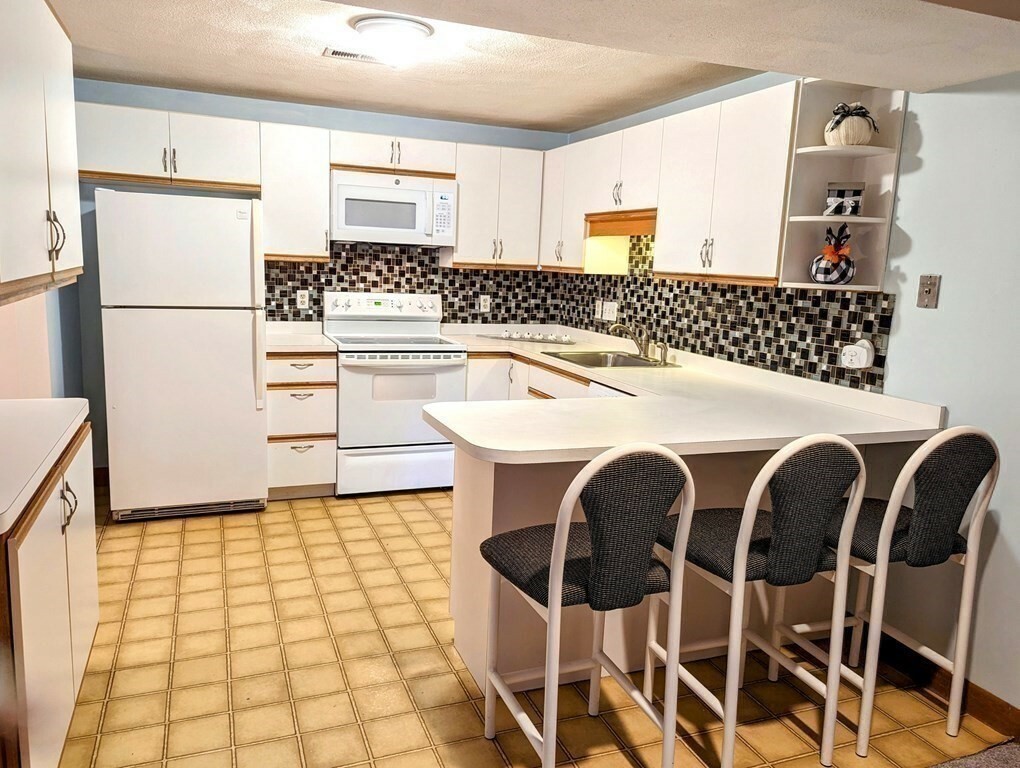 Property Photo:  632 Main St 1  MA 02081 