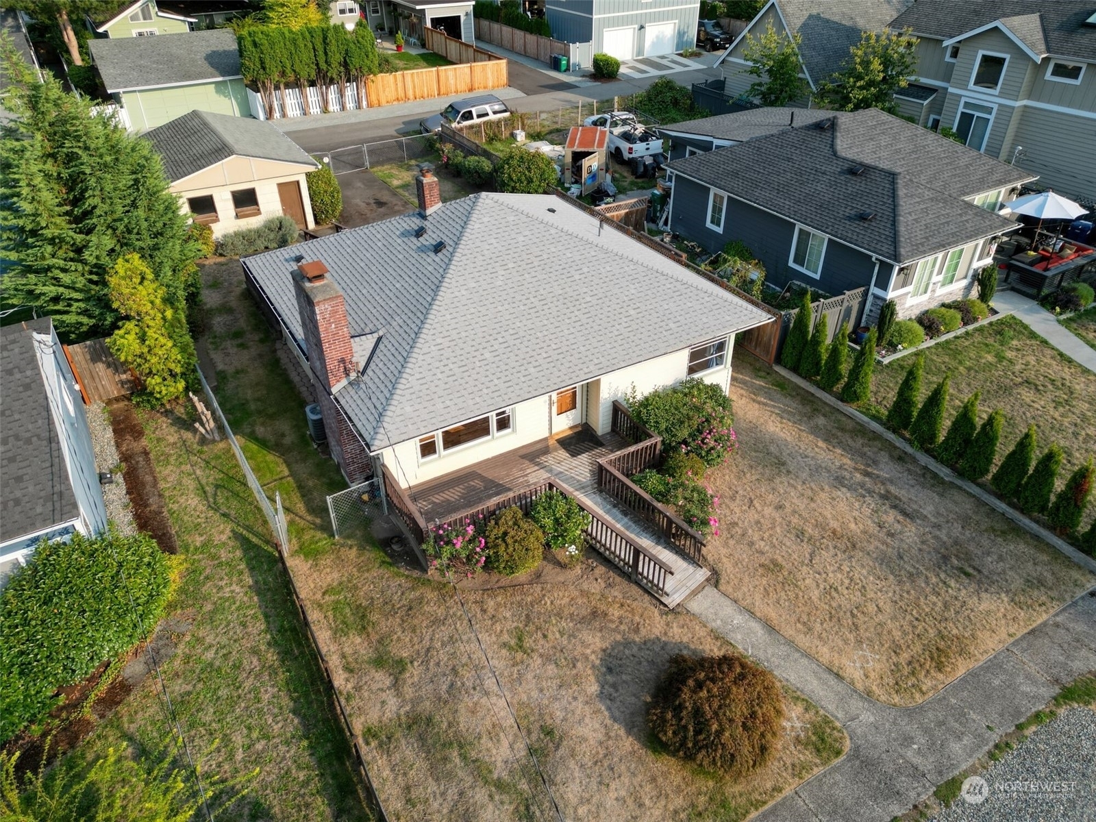 Property Photo: 280 1st Avenue NE WA 98027