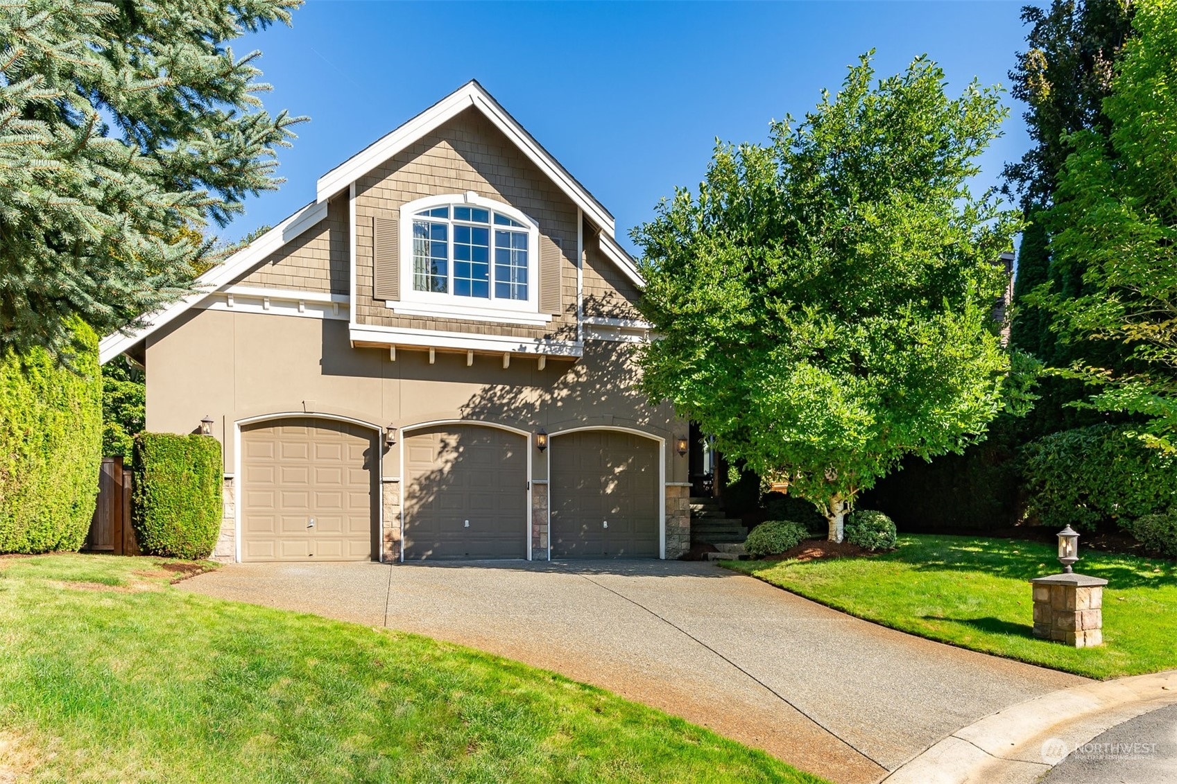Property Photo: 412 210th Place SE WA 98074