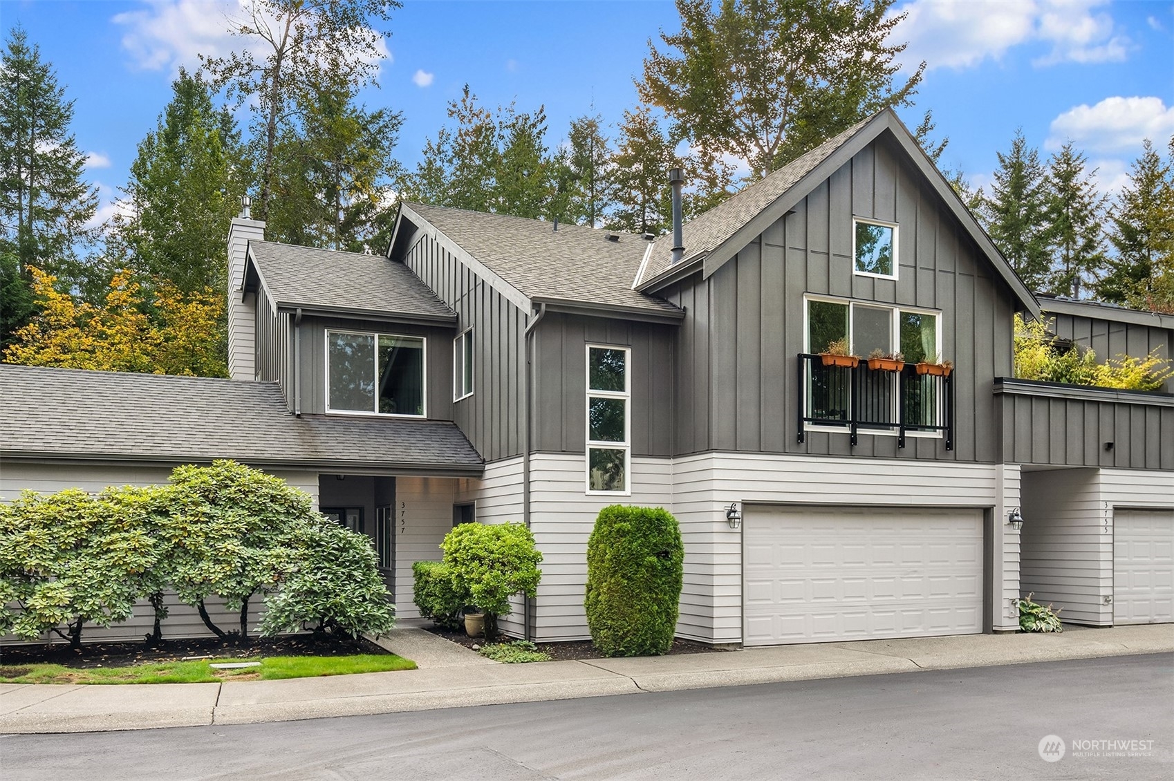 Property Photo: 3757 257th Avenue SE 5-3 WA 98029
