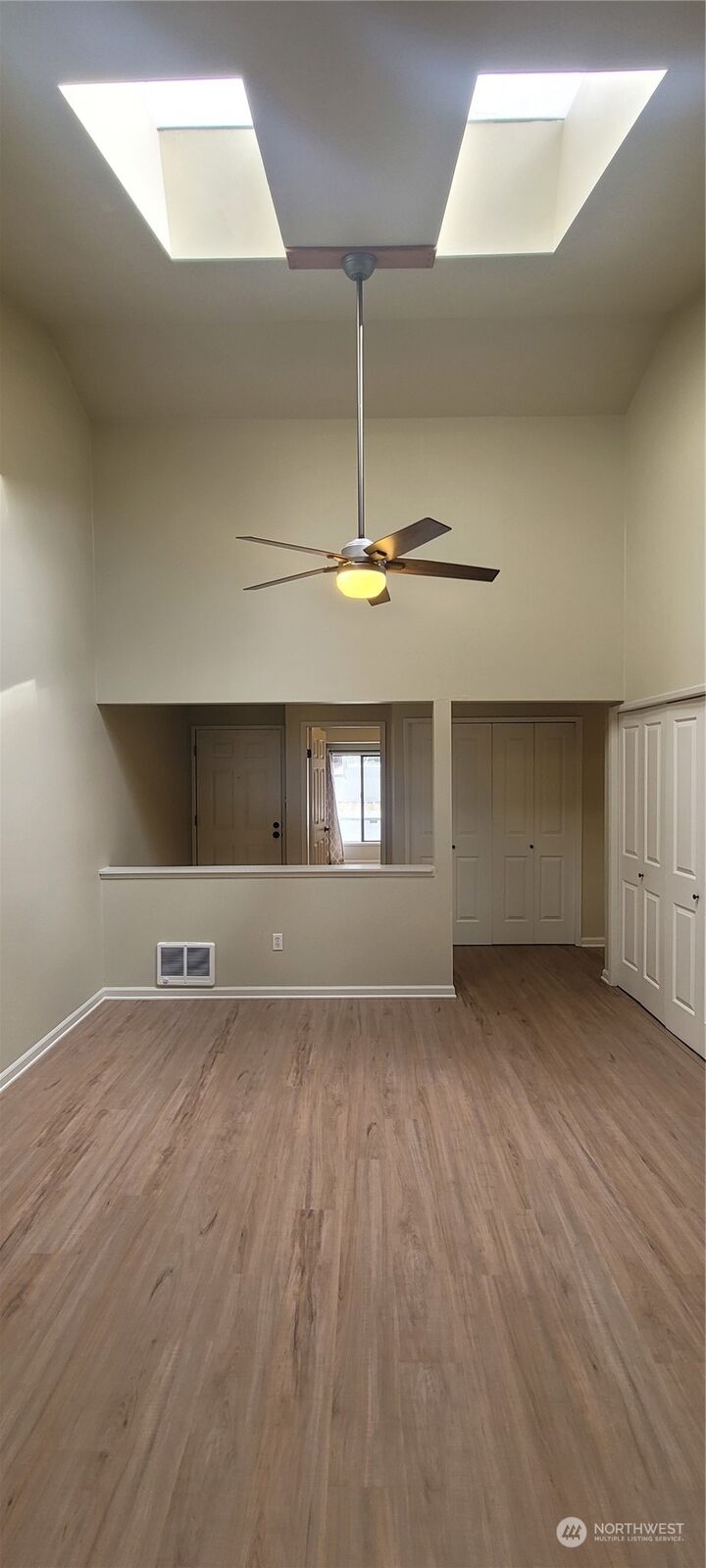 Property Photo: 12221 100th Avenue NE B-201 WA 98034