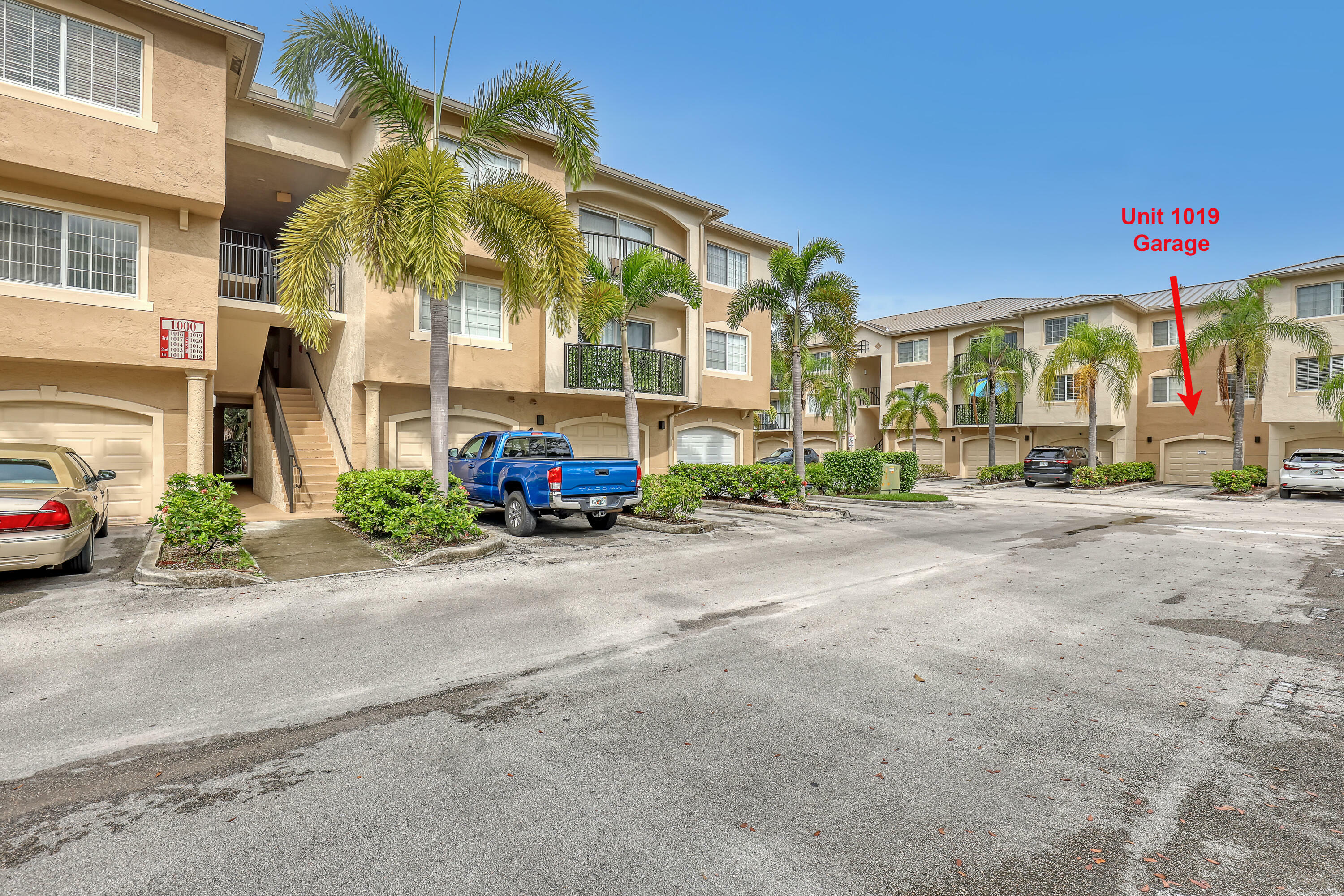 Property Photo: 1000 Crestwood Court S 1019 FL 33411