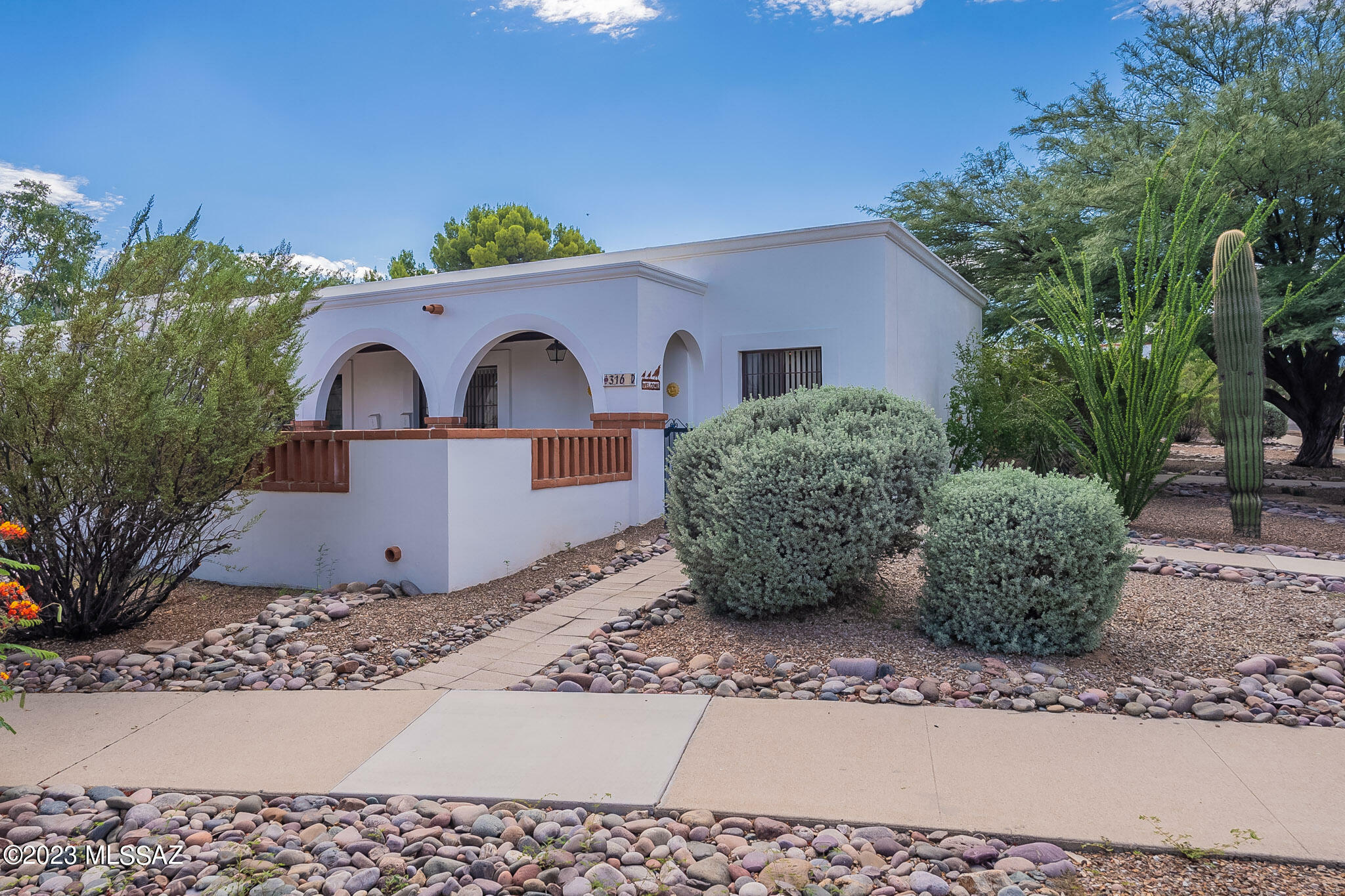 Property Photo:  316 S Paseo Quinta D  AZ 85614 