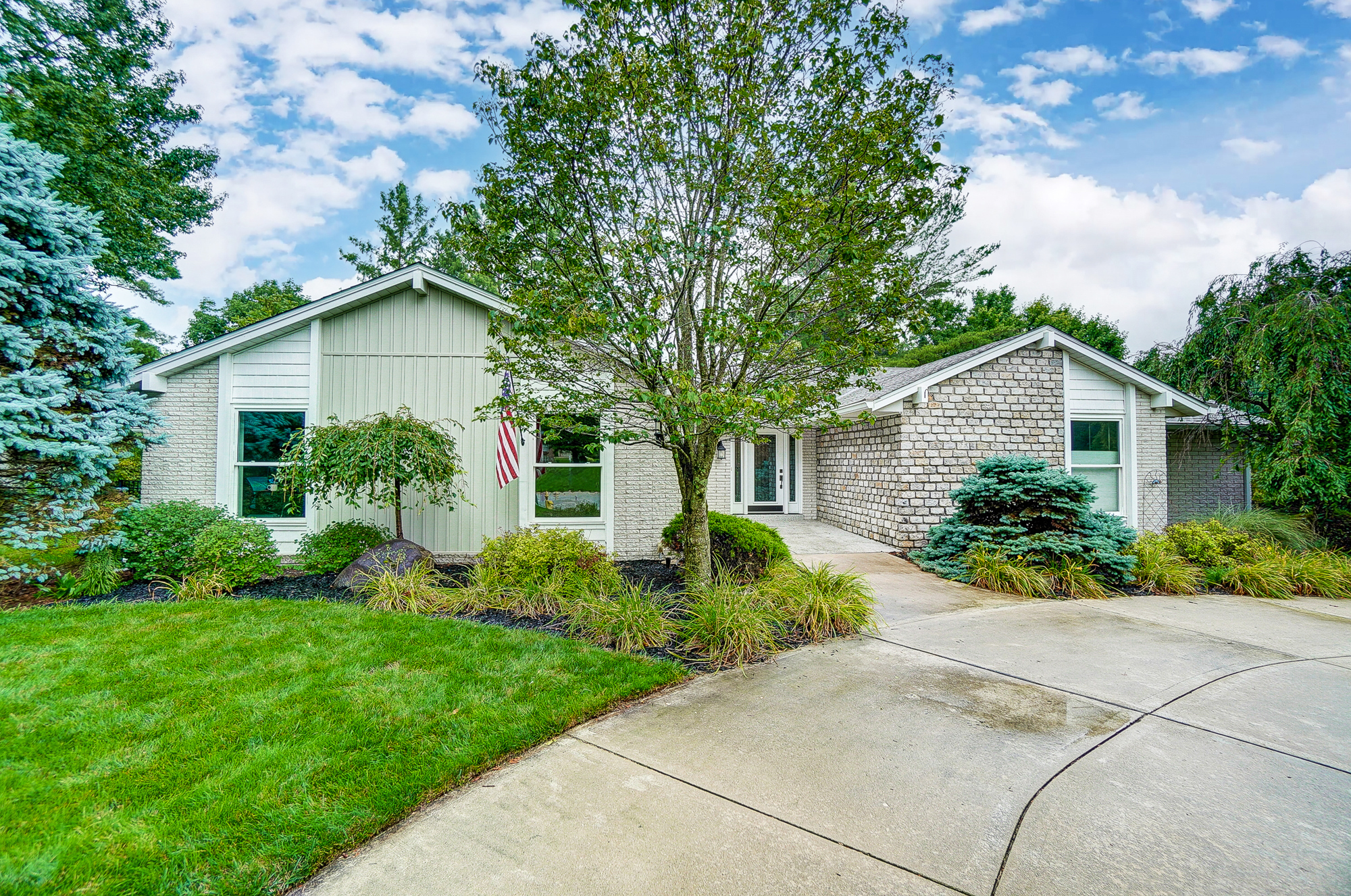 Property Photo: 6059 Countryside Ct OH 45233