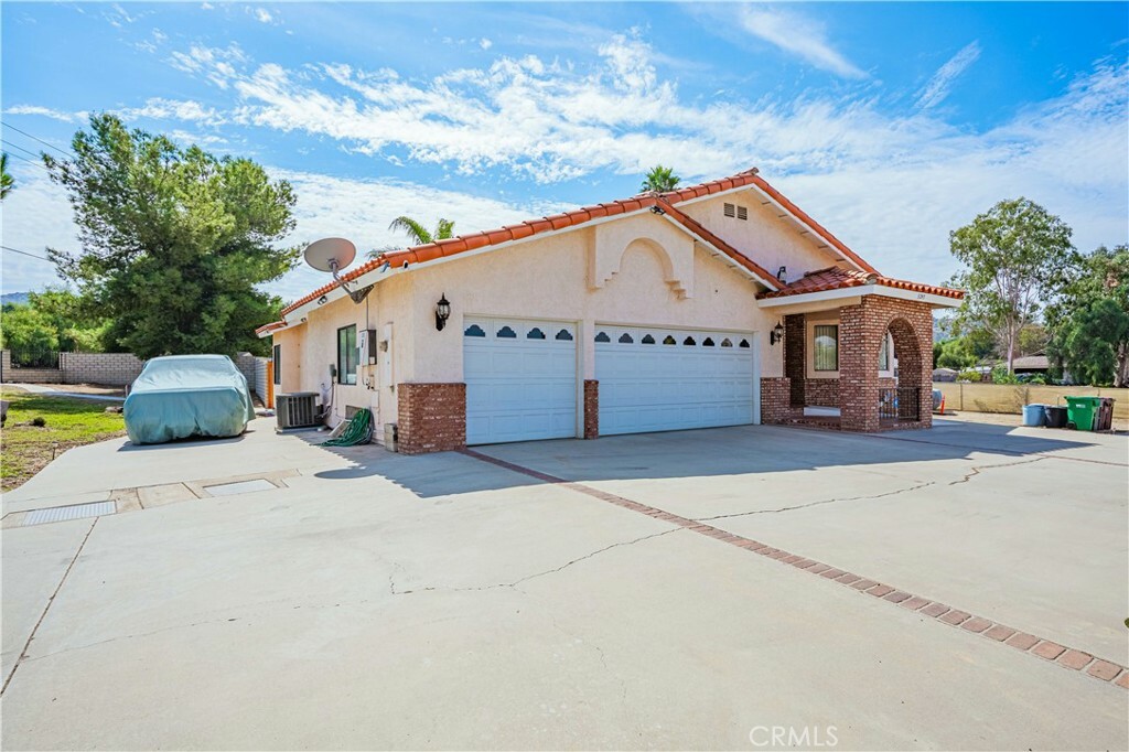 Property Photo:  31245 Montgomery Avenue  CA 92567 