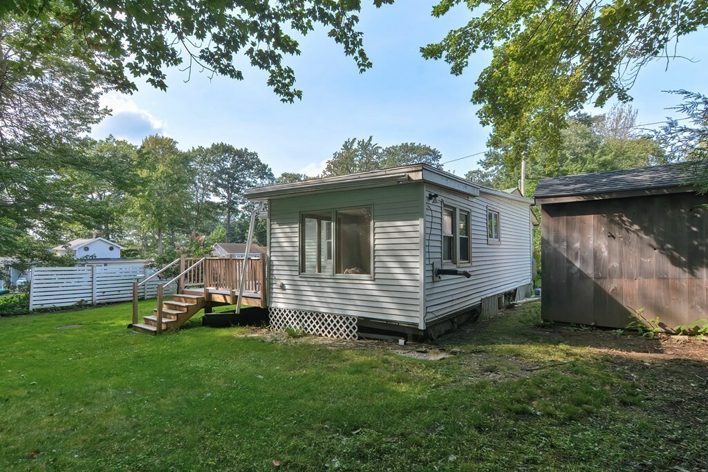 Property Photo:  6 Peters Ave  MA 01543 