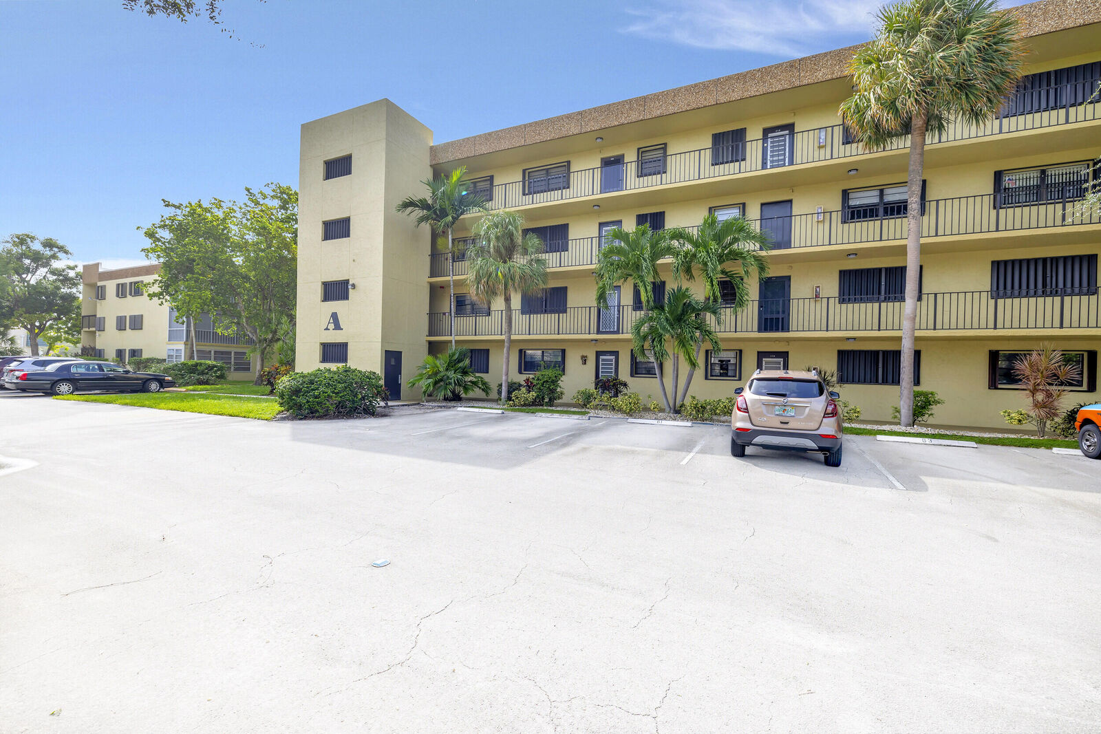 Property Photo:  367 S Federal Highway A114  FL 33441 