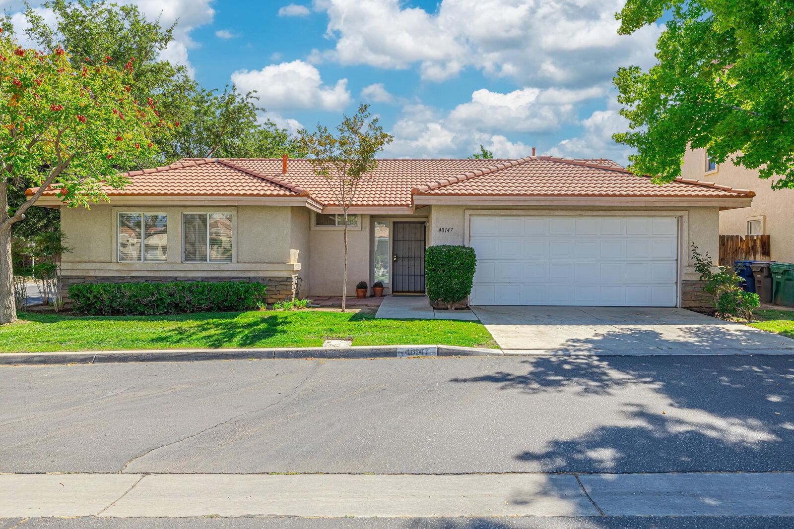 Property Photo:  40147 Cantara Drive  CA 93550 