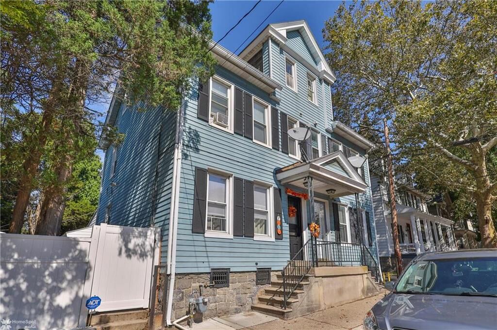Property Photo:  215 East Union Boulevard  PA 18018 
