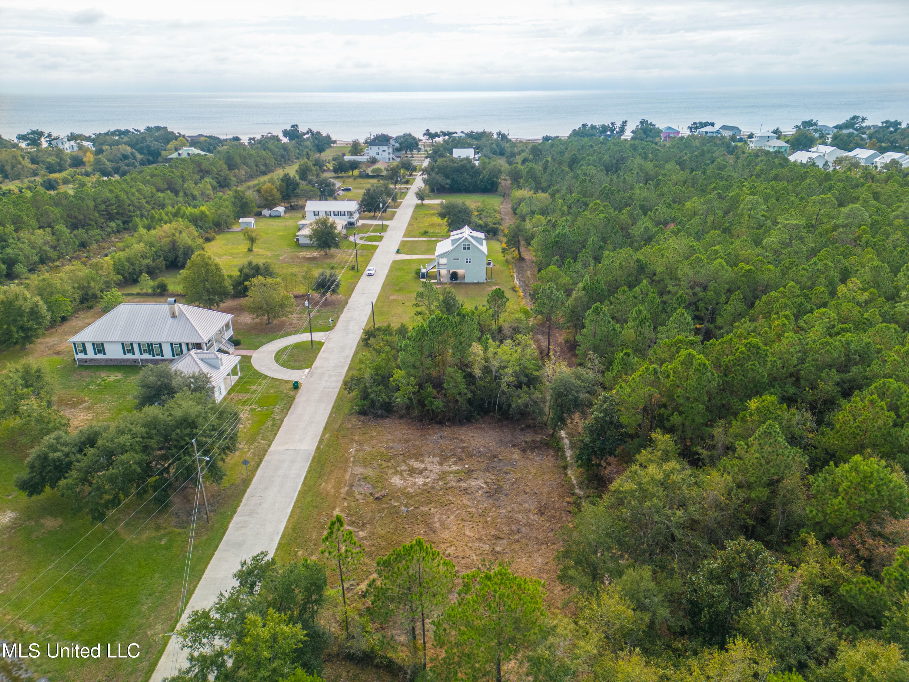 Property Photo:  169 Waveland Ave  MS 39576 