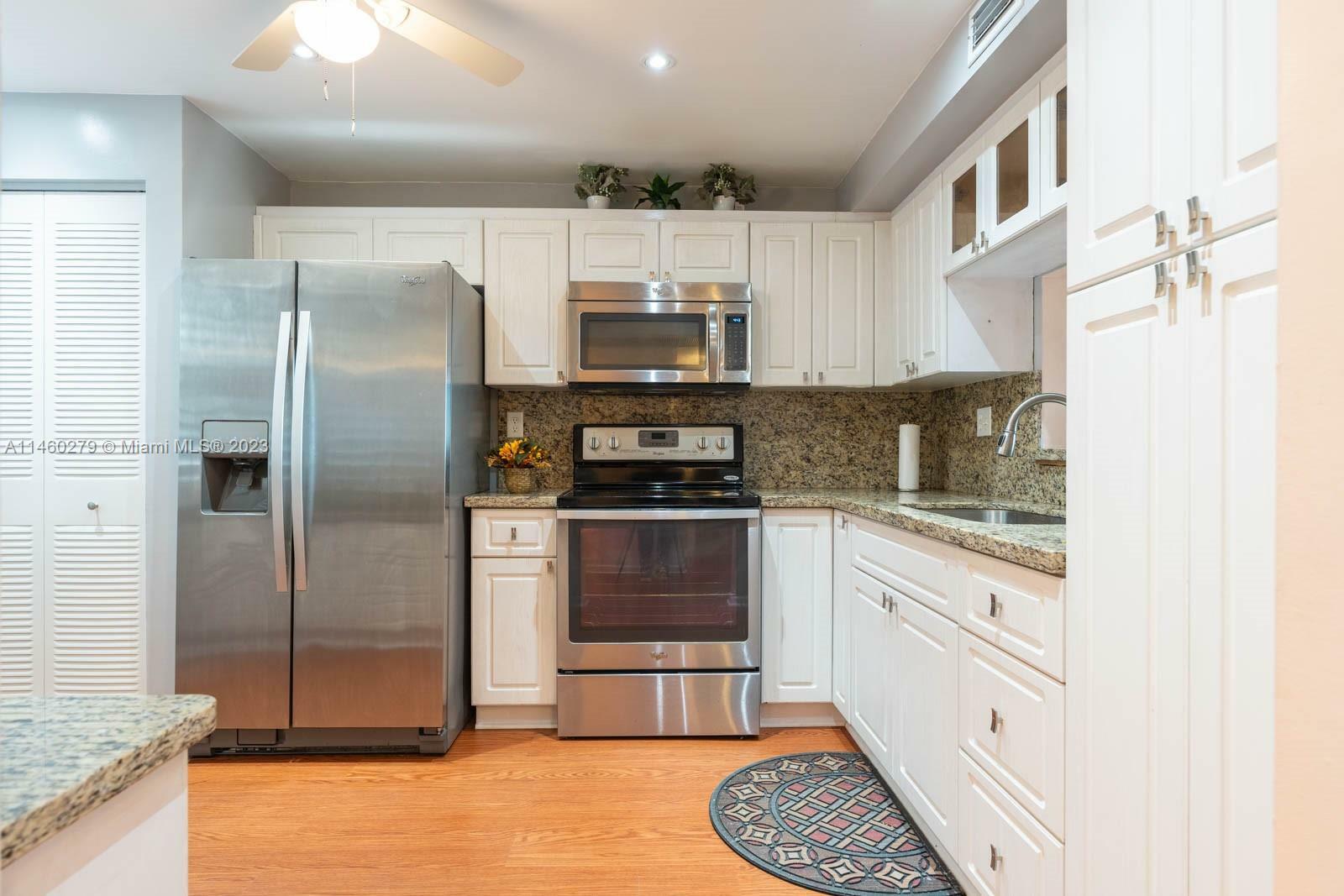 Property Photo: 900 Colony Point Cir 510 FL 33026