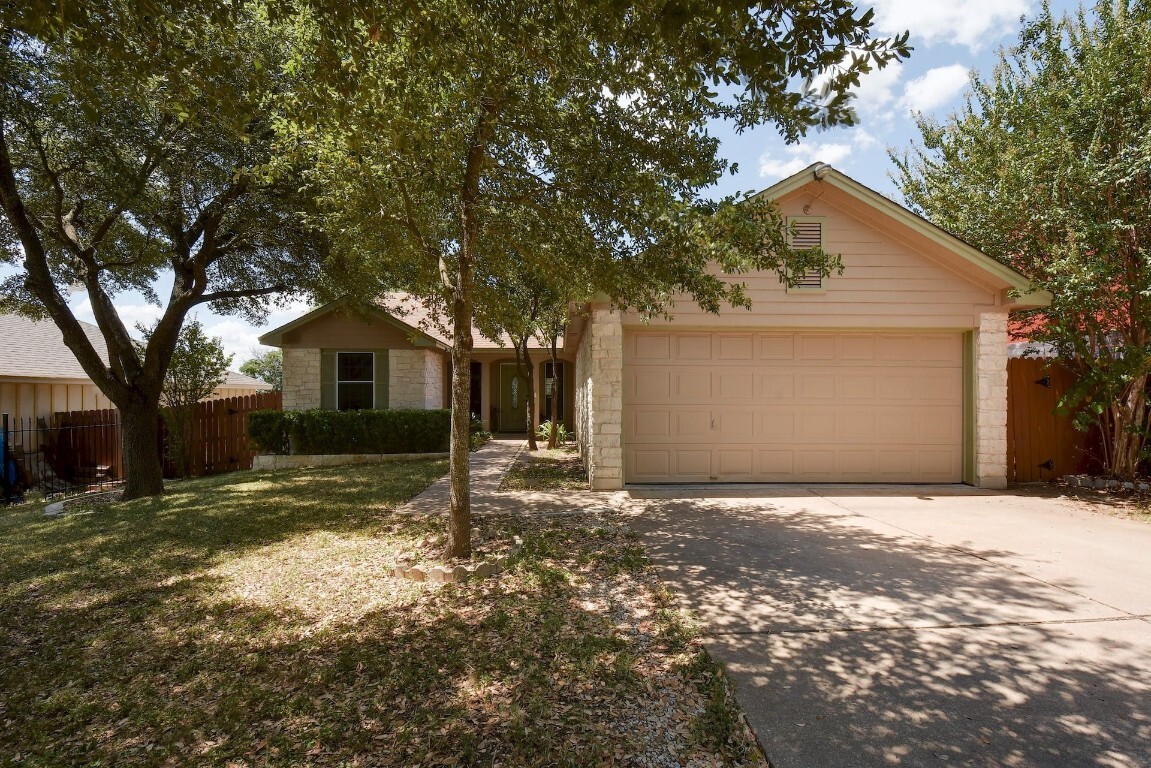 Property Photo: 5607 China Berry Road TX 78744