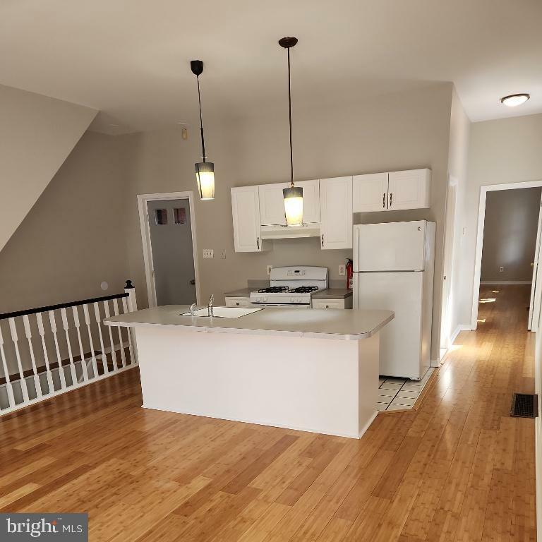 Property Photo:  761 S 3rd Street 1  PA 19147 