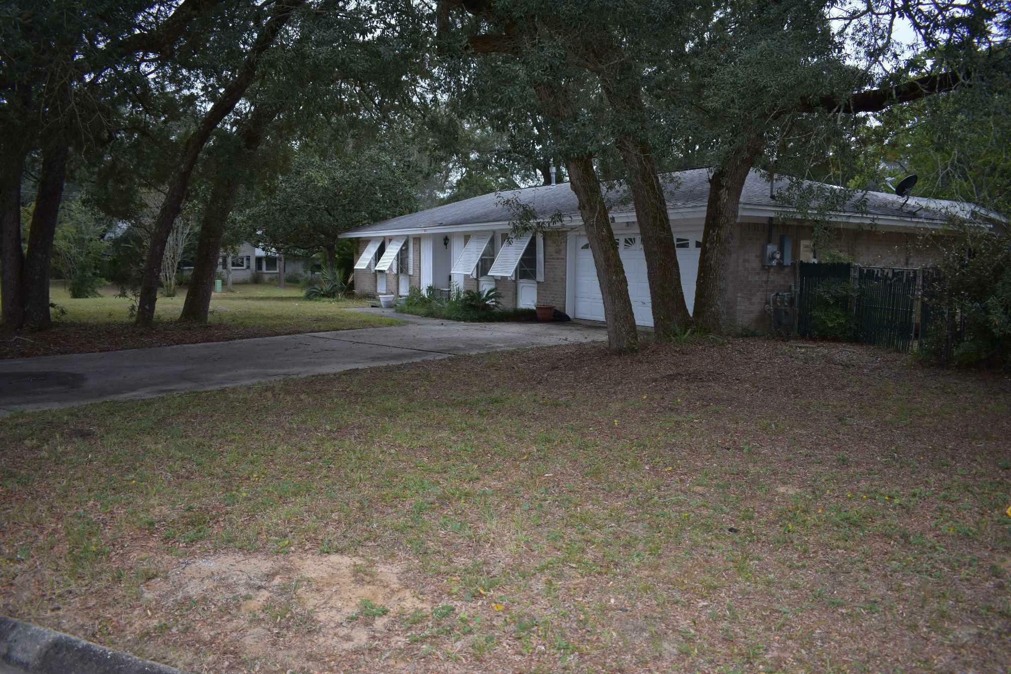 Property Photo:  403 James Avenue  FL 32580 