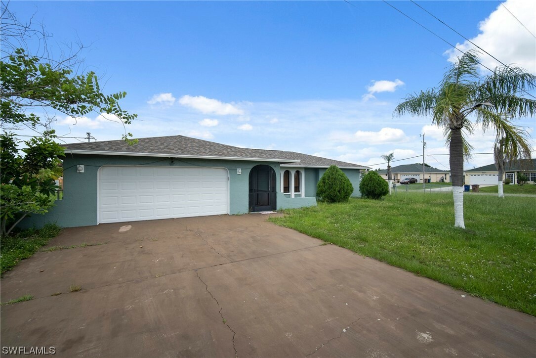 Property Photo:  807 Floyd Avenue N  FL 33971 