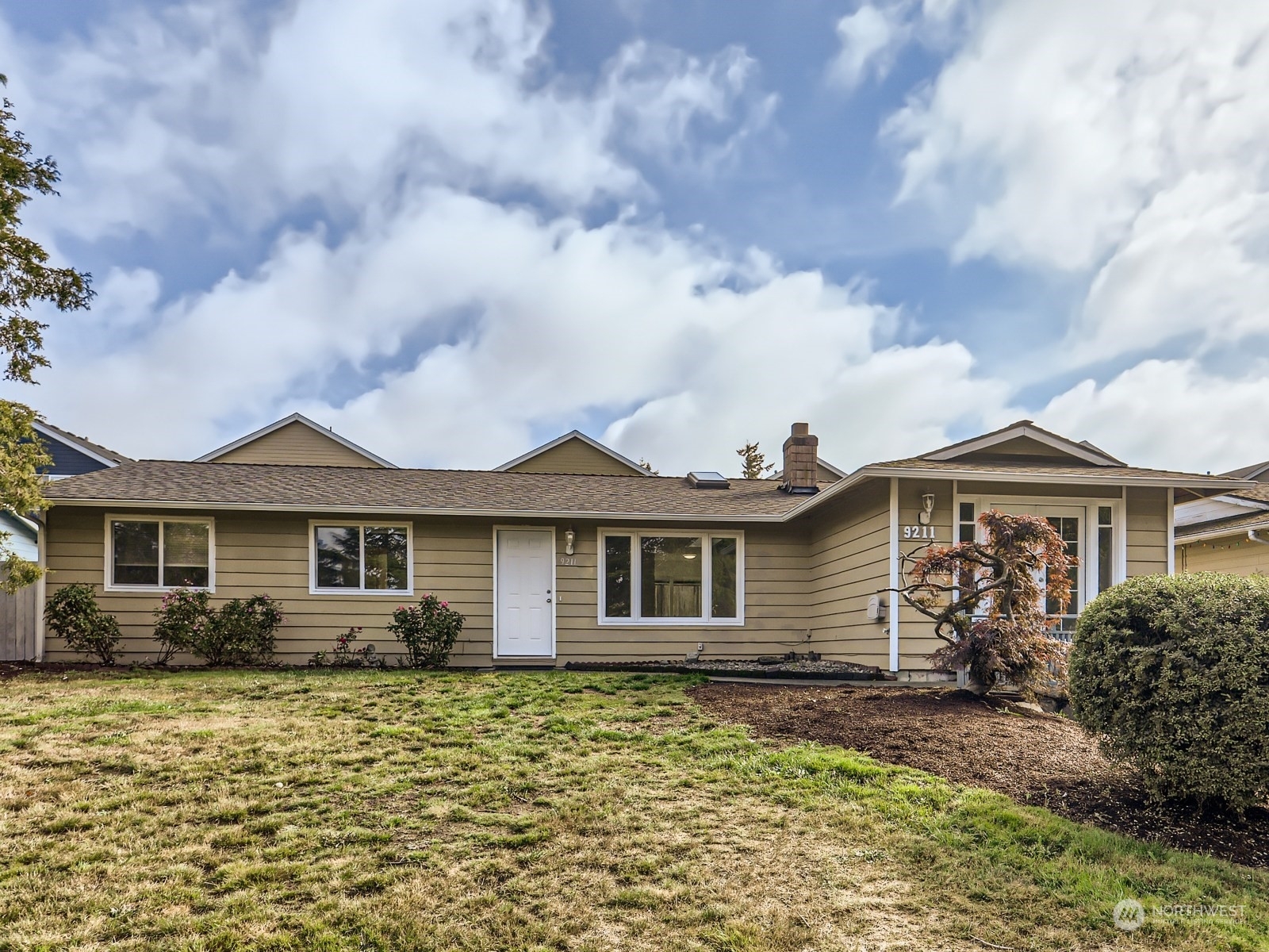 Property Photo: 9211 3rd Place SE WA 98208