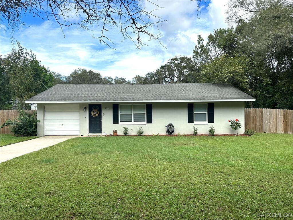 Property Photo:  3717 E Lewis Lane  FL 34453 