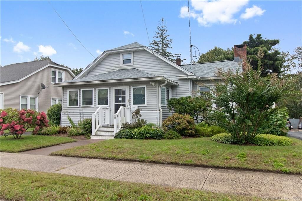 Property Photo:  32 Tuttle Place  CT 06512 