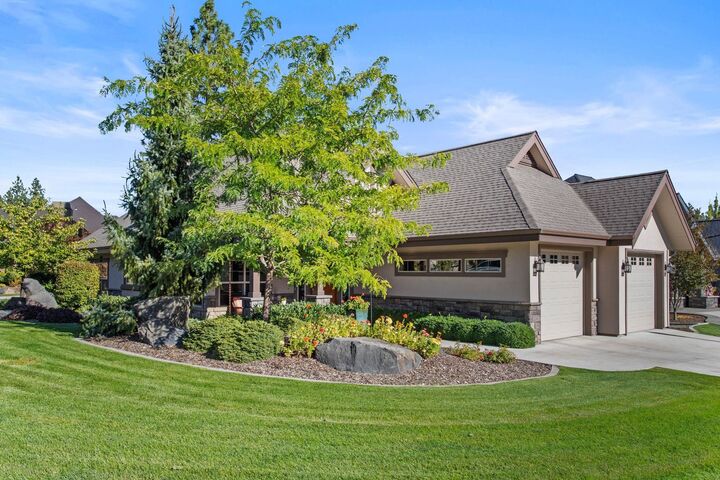 House for sale in Spokane 2128 E Peachtree Ct, Spokane, WA 99203