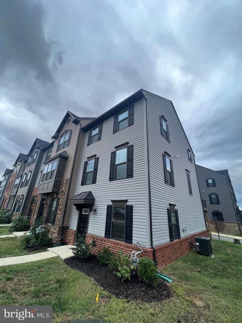 Property Photo:  1101 Rampart Drive  VA 22401 