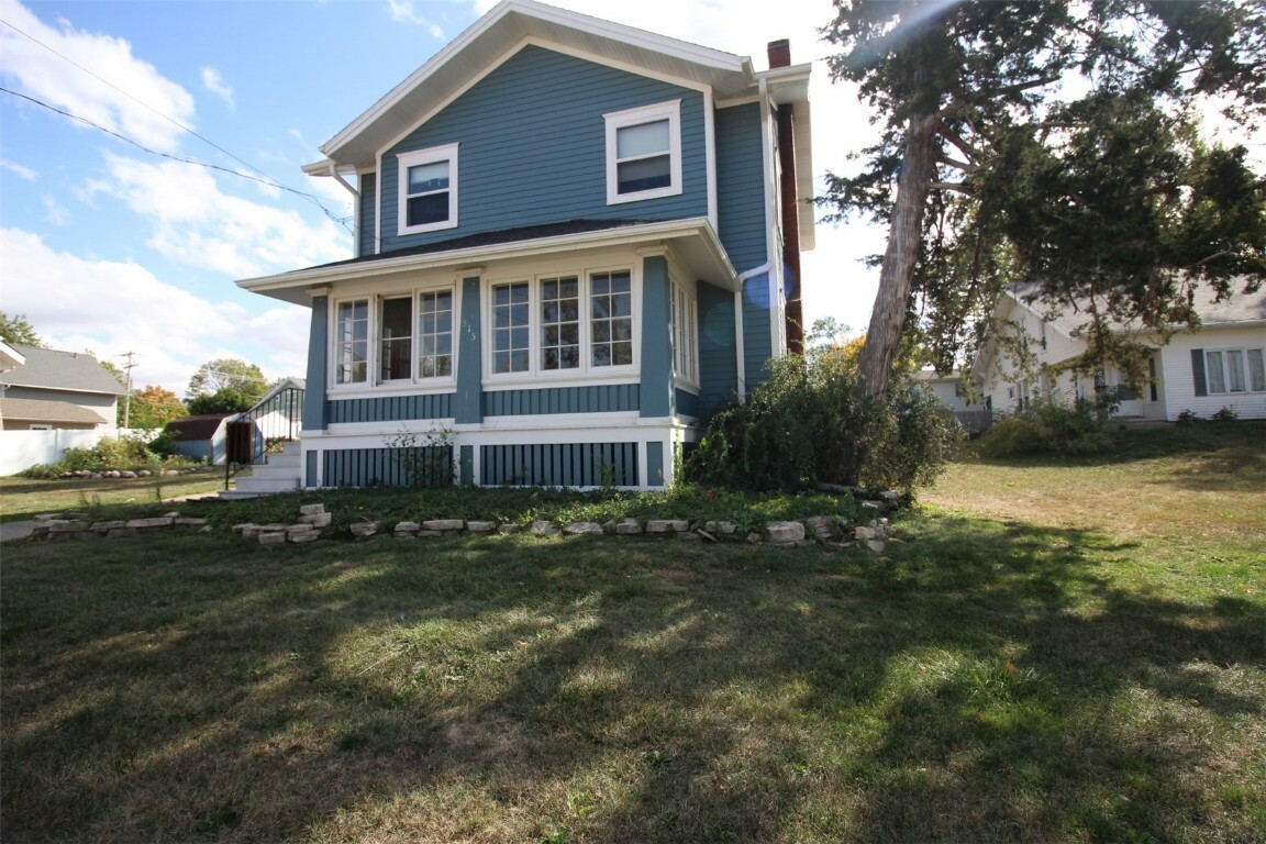 Property Photo: 515 6th Avenue IA 52302
