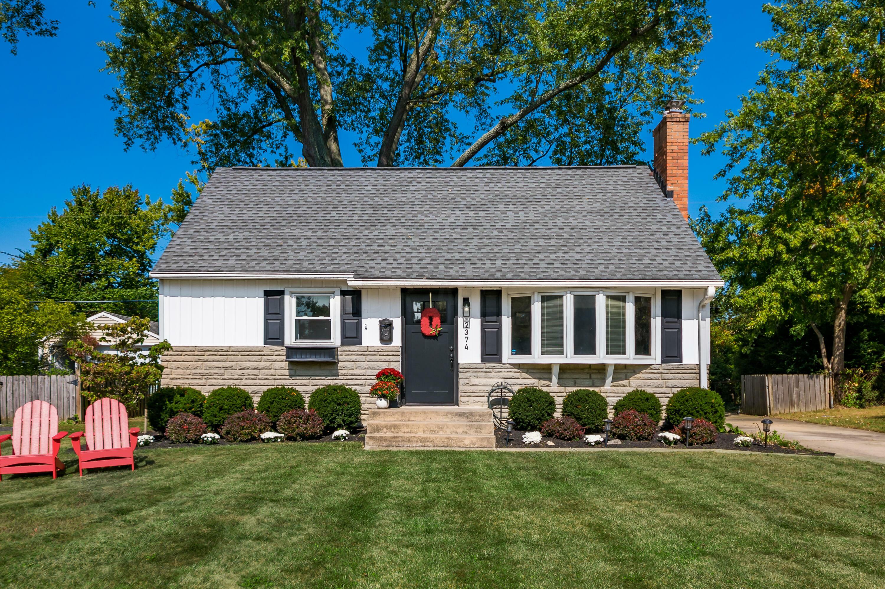 Property Photo: 2374 Shrewsbury Road OH 43221