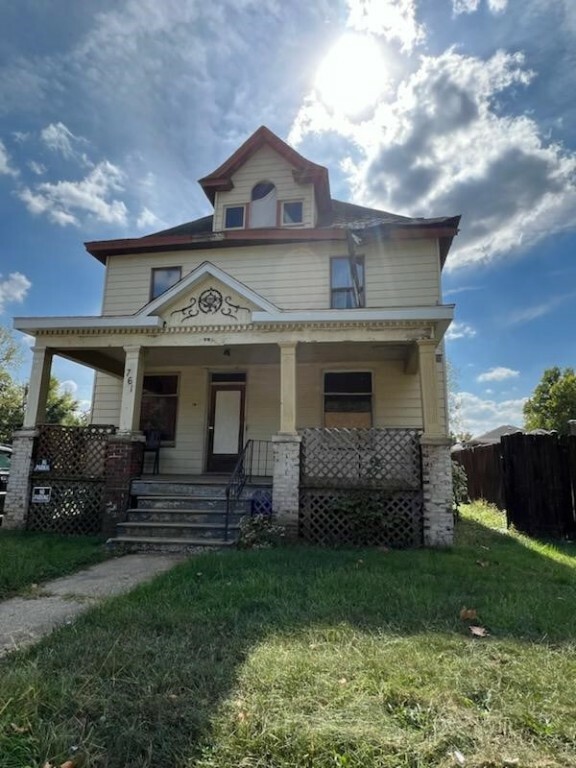 Property Photo:  761 W Decatur Street  IL 62522 