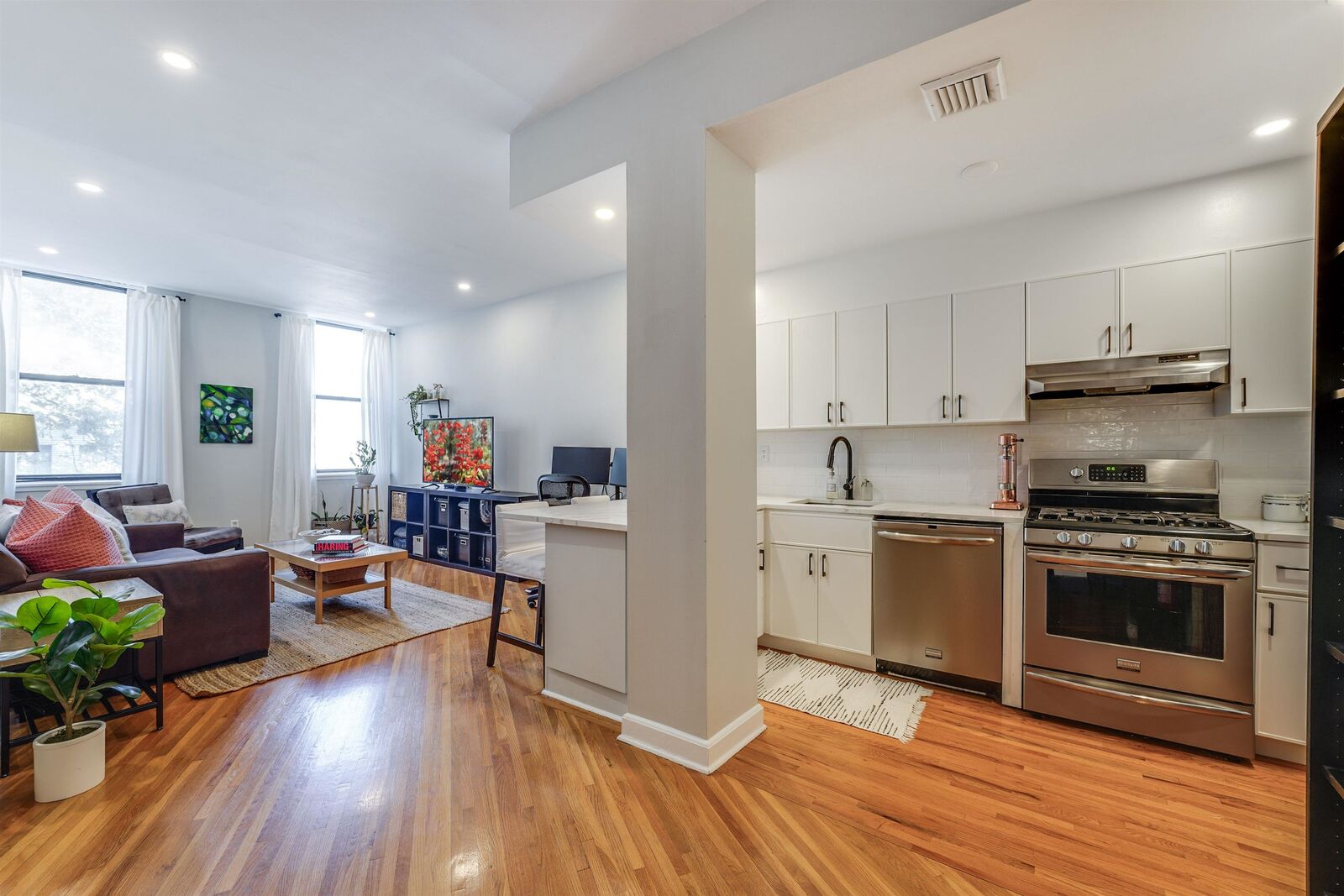 Property Photo:  1021 Grand St 3B  NJ 07030 