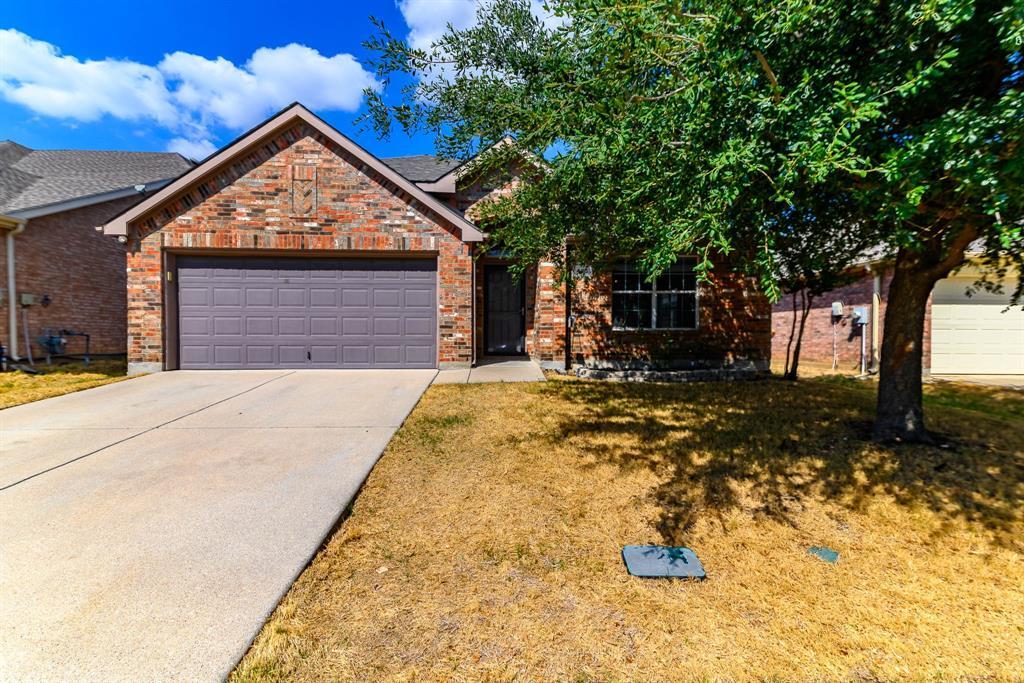 Property Photo: 420 Mystic River Trail TX 76131