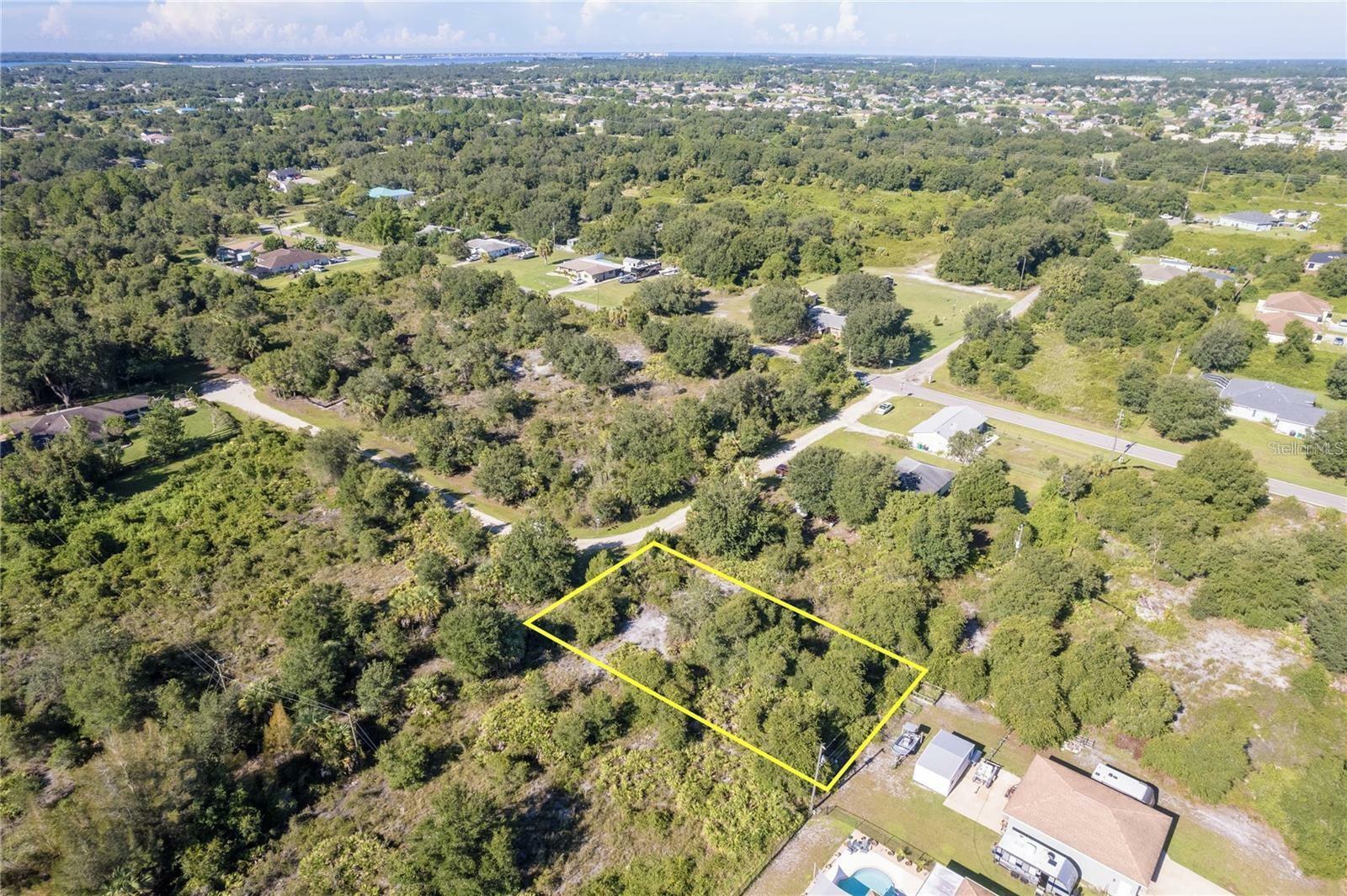 Property Photo:  27176 Citrus Avenue  FL 33983 