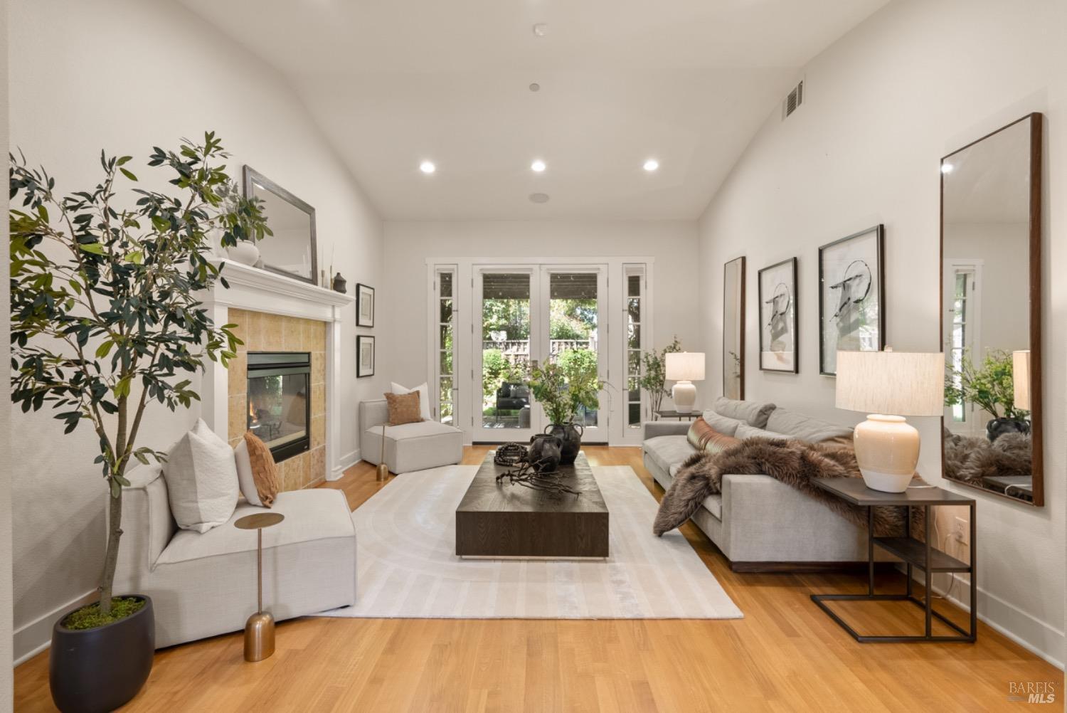 Property Photo: 213 Spruce Court CA 94903