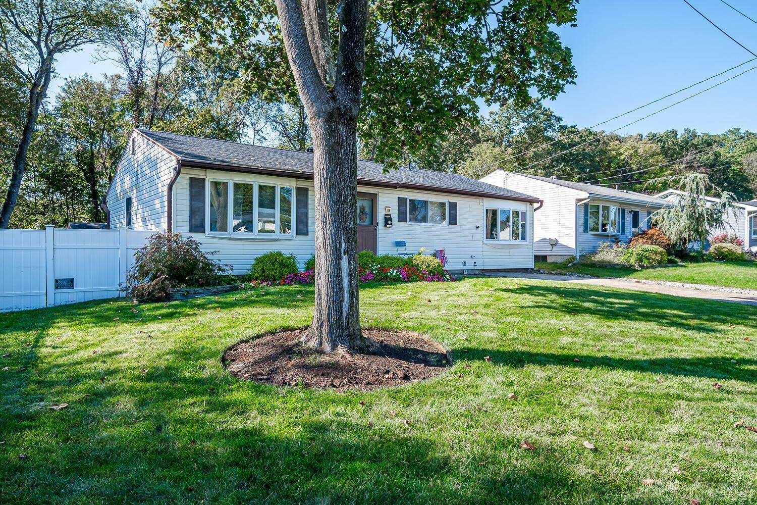 Property Photo:  159 Kendall Drive  NJ 08859 