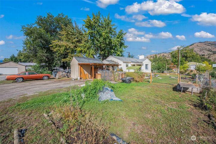 Property Photo: 5890 Evergreen Drive WA 98815